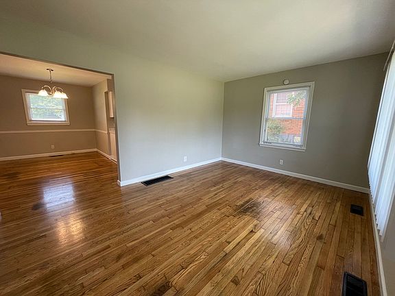 2nd image of 657 W Louden Ave