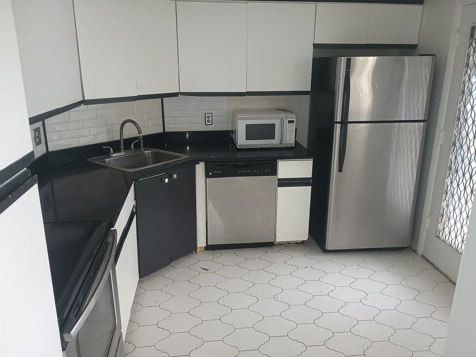 2 bed, 1480 sqft, $1,900 — Photo 2
