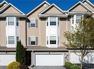 2255 Rising Hill Rd, Whitehall, PA 18052