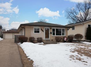 244 N Fairlawn Ave, Mundelein, IL 60060