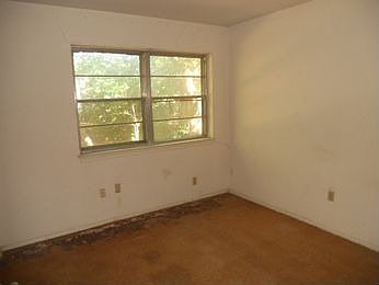 2nd image of 2431 Cambridge Dr
