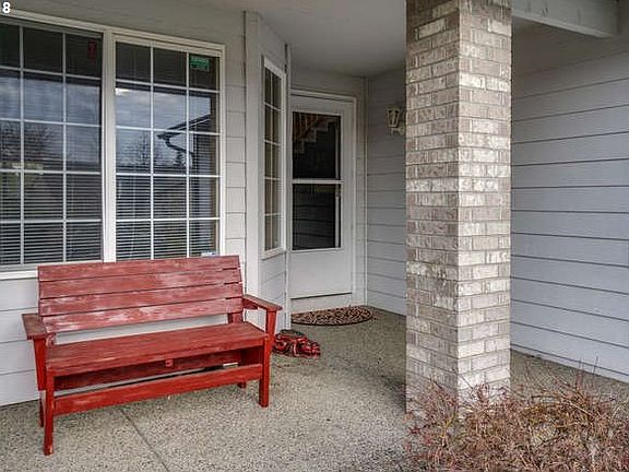 3rd image of 15802 NE 72nd St