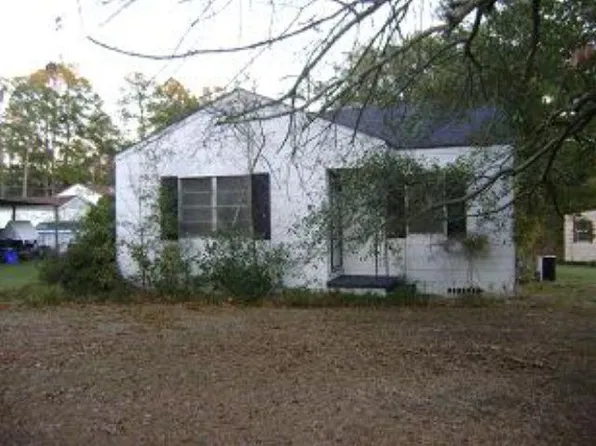 121 Woods Dr, Dothan, AL 36301