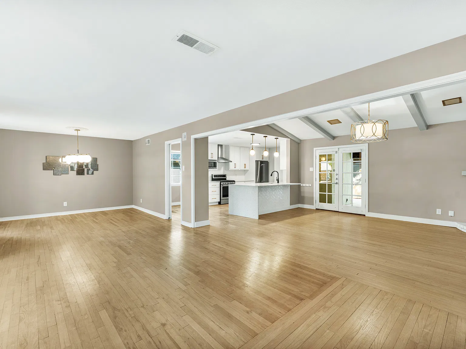 3 bed, 1862 sqft, $3,495 — Photo 4