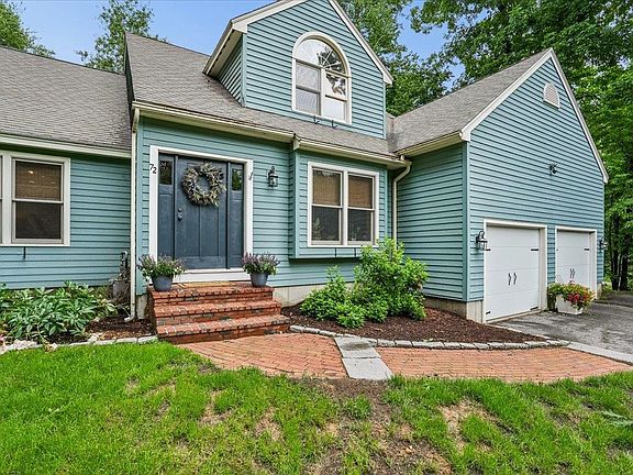 3rd image of 72 Oakmont Drive