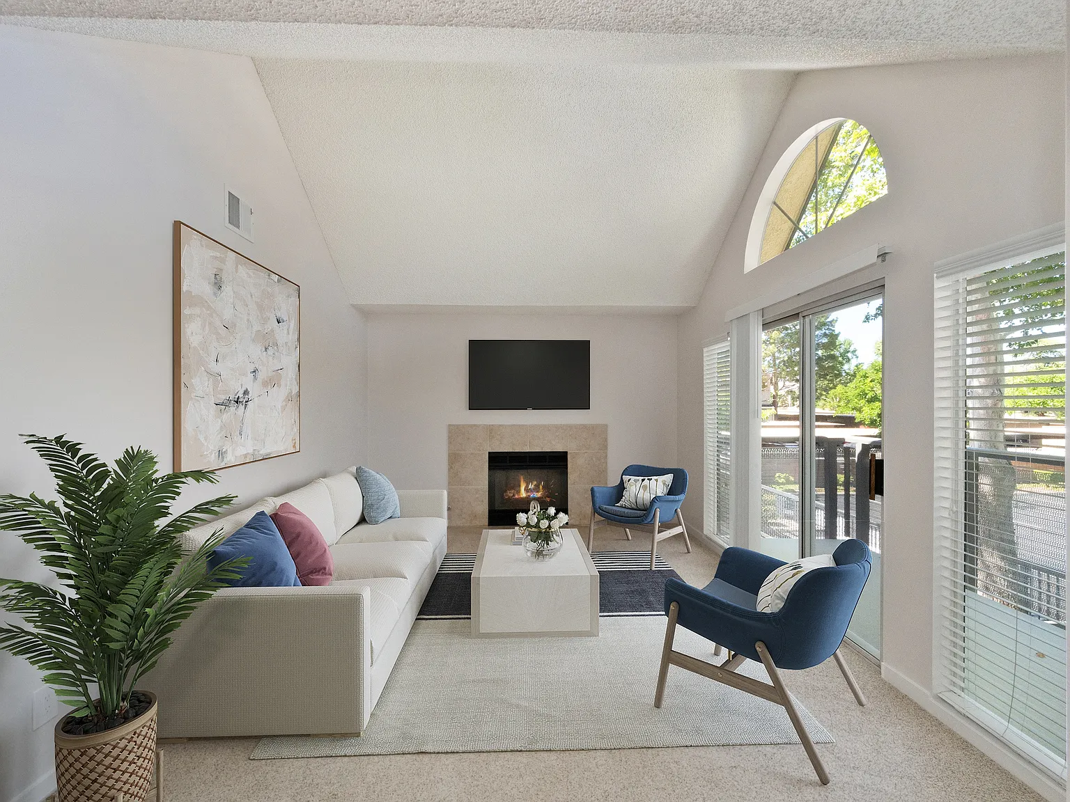 West Oaks Apartment Homes — Photo 3