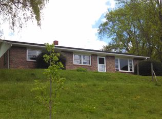 190 Trot Town Rd, Hillsville, VA 24343