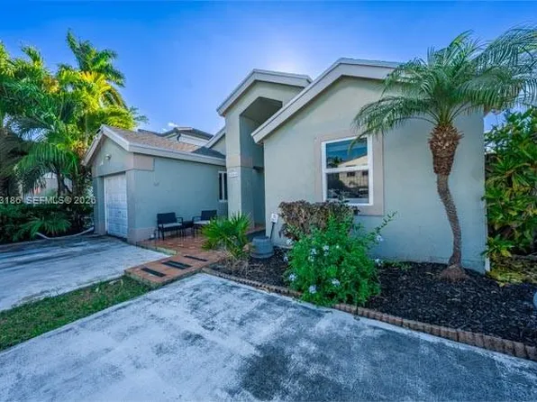 15568 SW 138th Pl, Miami, FL 33177