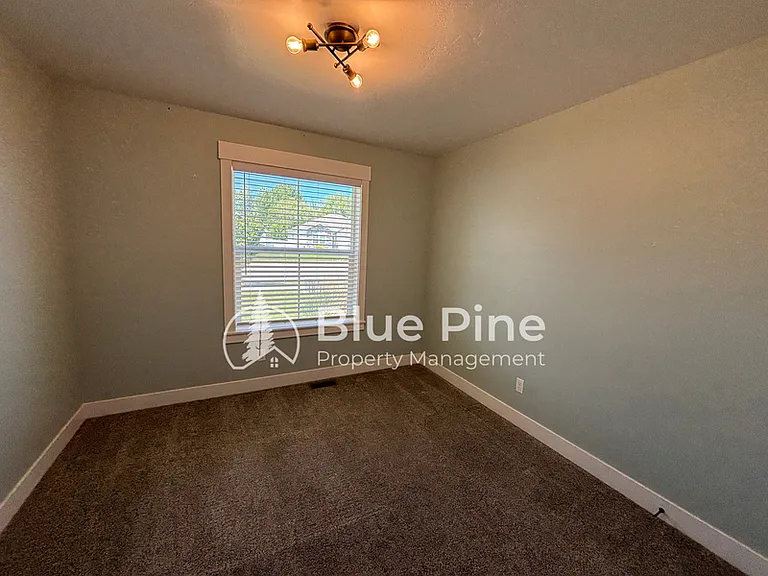 6389 Maggie Dr — Photo 34