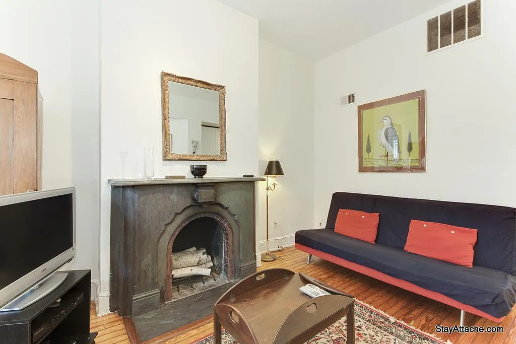 1503 R Street NW Apt 2 in Dupont Circle — Photo 3