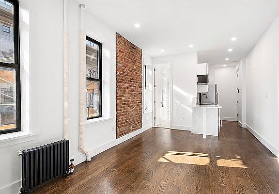 2nd image of 178 Mulberry St APT 13