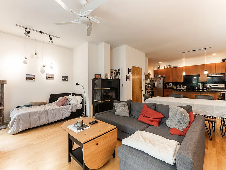 1407 N Wicker Park Ave #1 — Photo 2