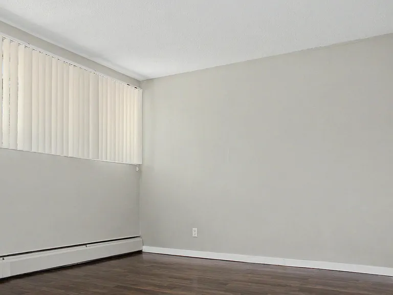 10224 122nd St NW — Photo 17