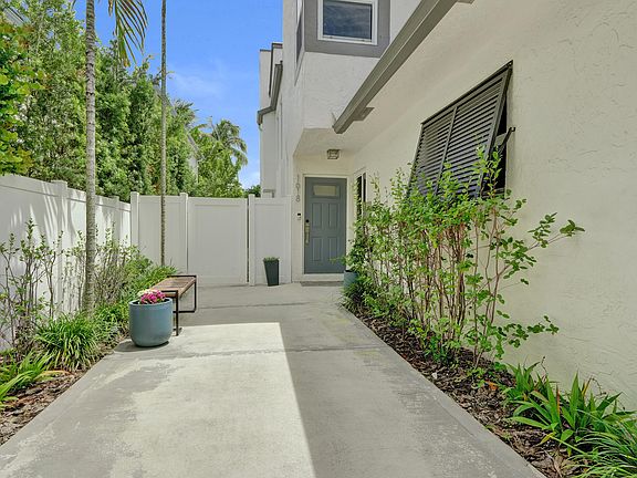 3rd image of 1618 NE 5th Street