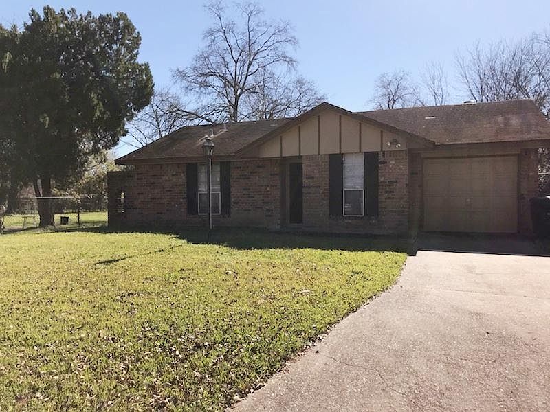 1st image of 4539 Fallen Oaks Dr