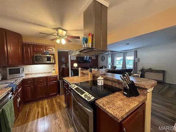 4th image of 1404 Killarney Dr
