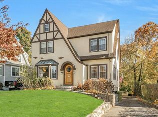 10 Overlook Rd, White Plains, NY 10605