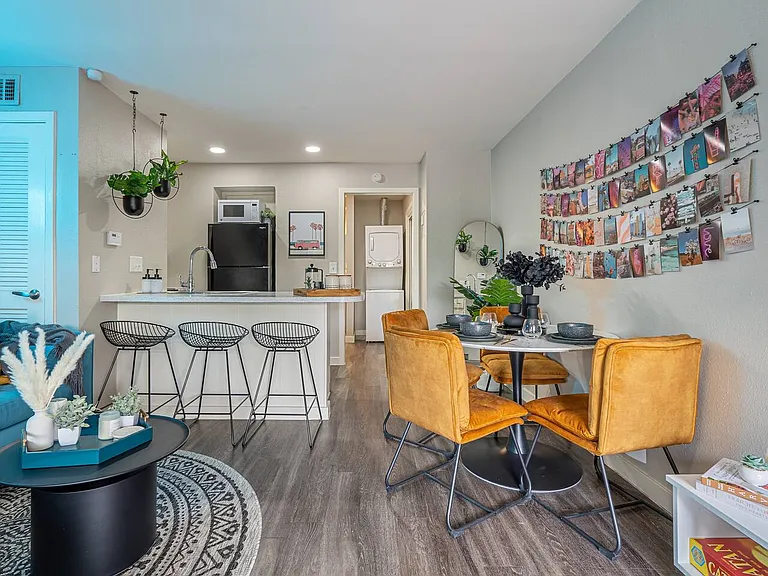 6811 Great Northern Blvd #J — Photo 15