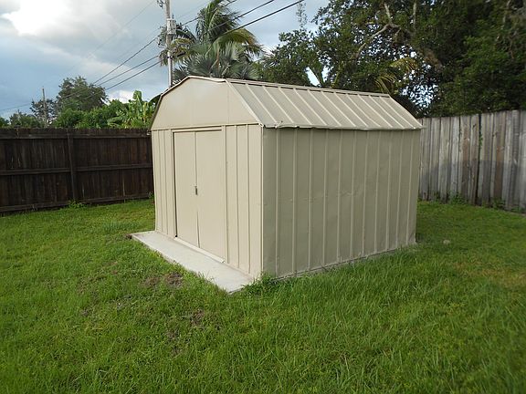 5th image of 2043 SW Aladdin St