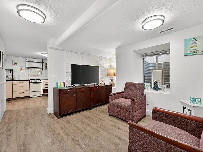 1821 6th Ave #3 — Photo 3