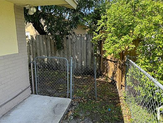 3rd image of 37 NW 7th Ave #B