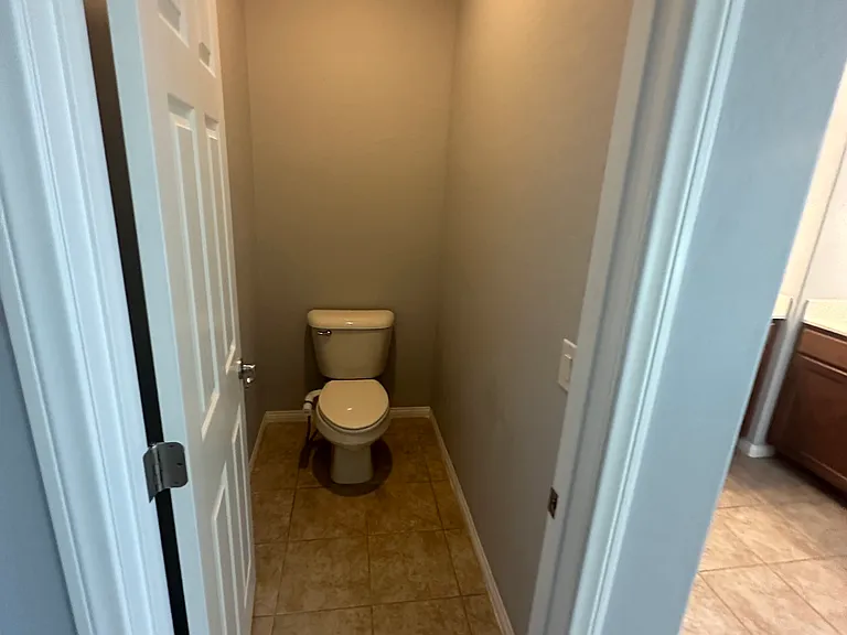 576 Glassford Ct — Photo 9
