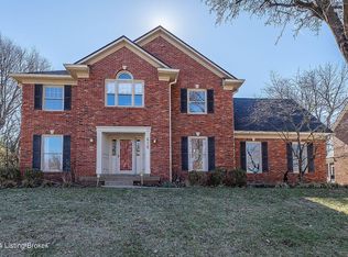 615 Foxgate Rd, Louisville, KY 40223