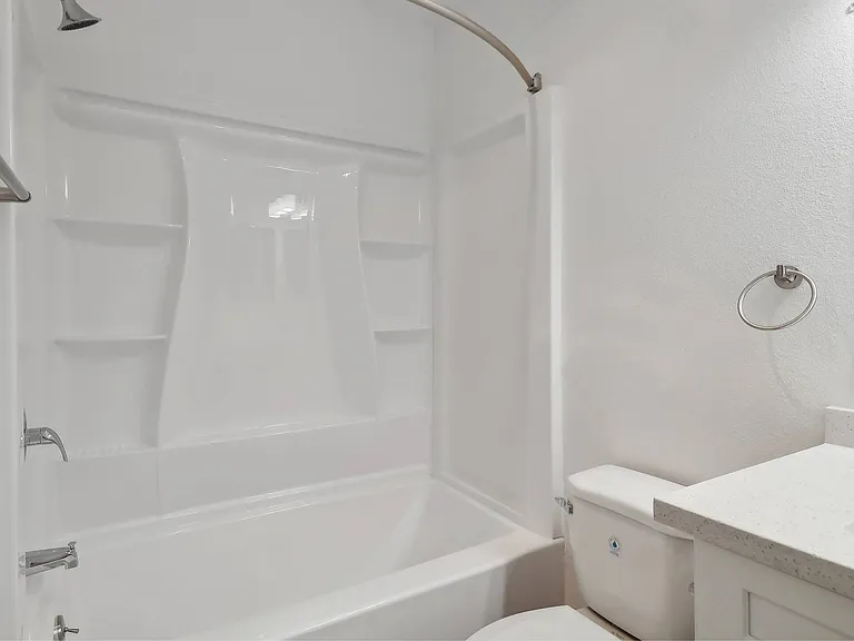 Terre at 1019 Peach — Photo 11