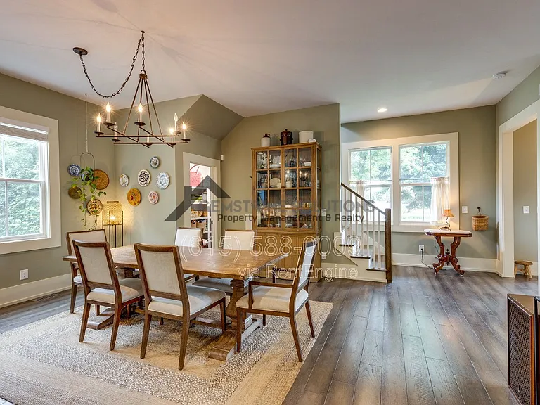 704 W End Cir — Photo 10