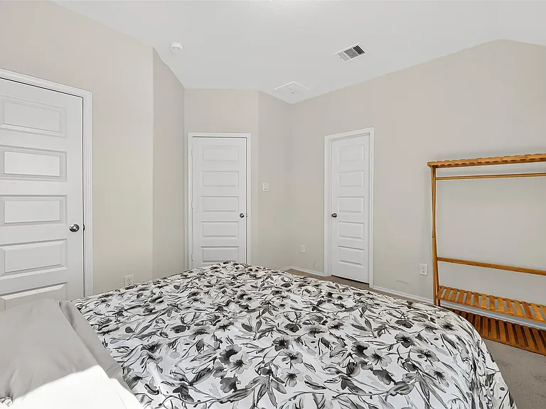 1601 Darwin Cedar Dr — Photo 30