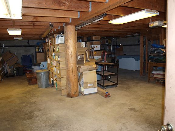 Garage/Basement