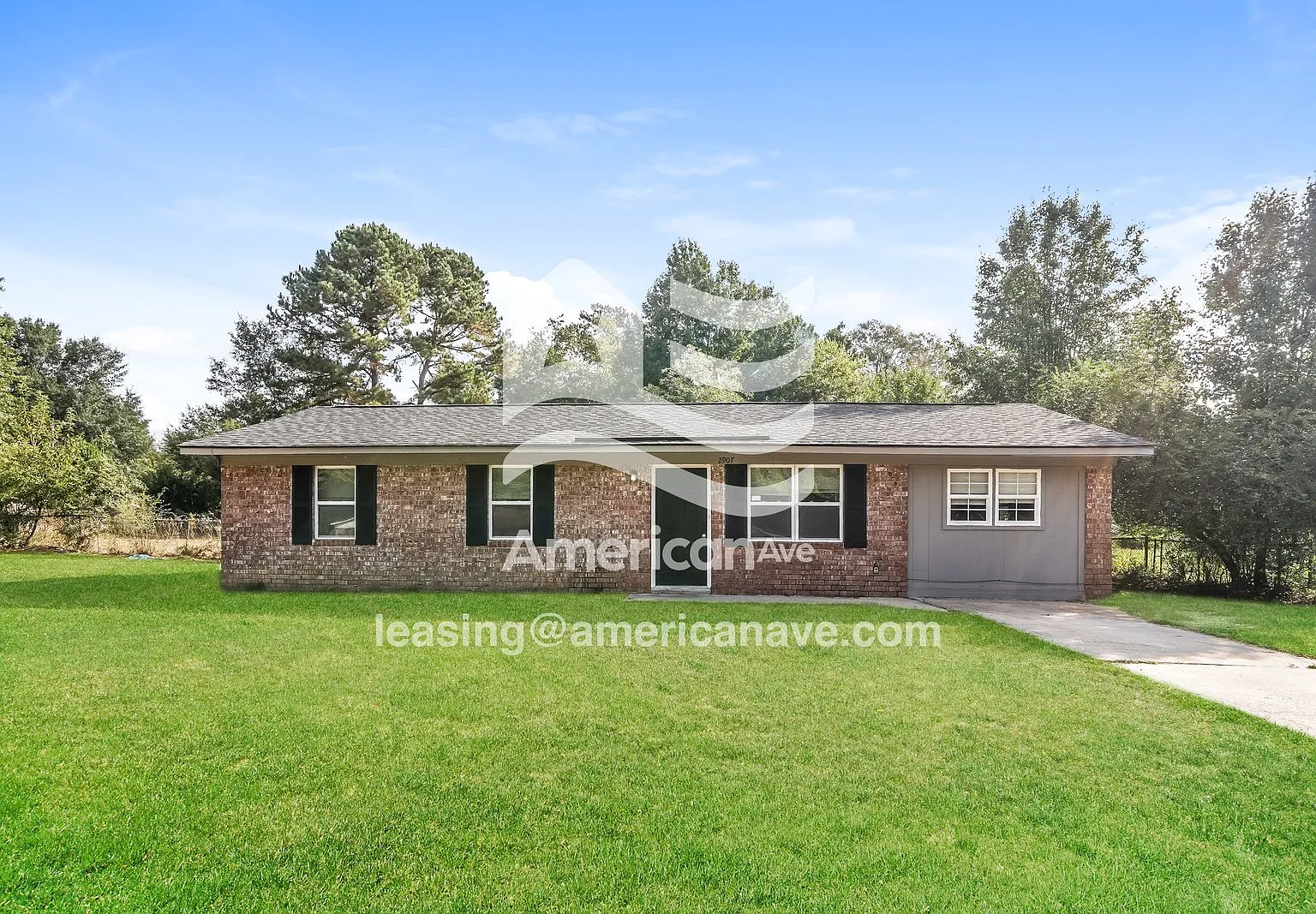 3 bed, 1.5 bath, 1300 sqft, $1,231 — Photo 1