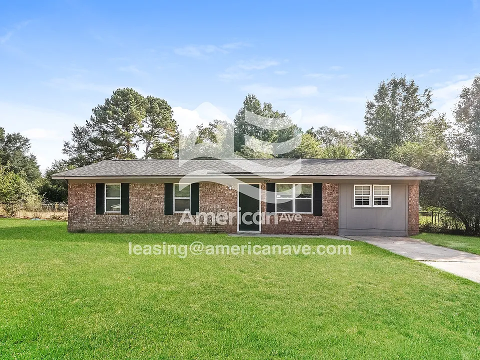 2907 Dahlia Dr