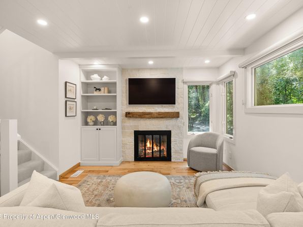 814 W Bleeker St APT B2