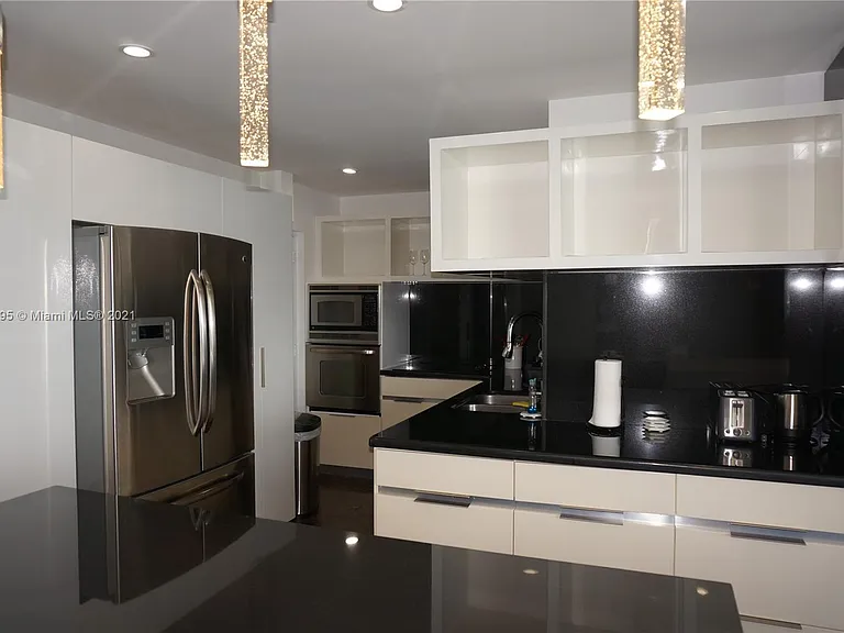 4001 S Ocean Dr #1 — Photo 5
