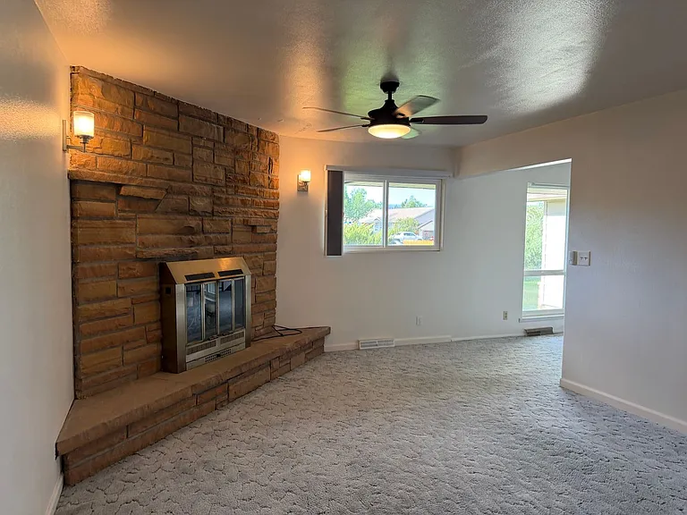 2636 Hickory Dr — Photo 7