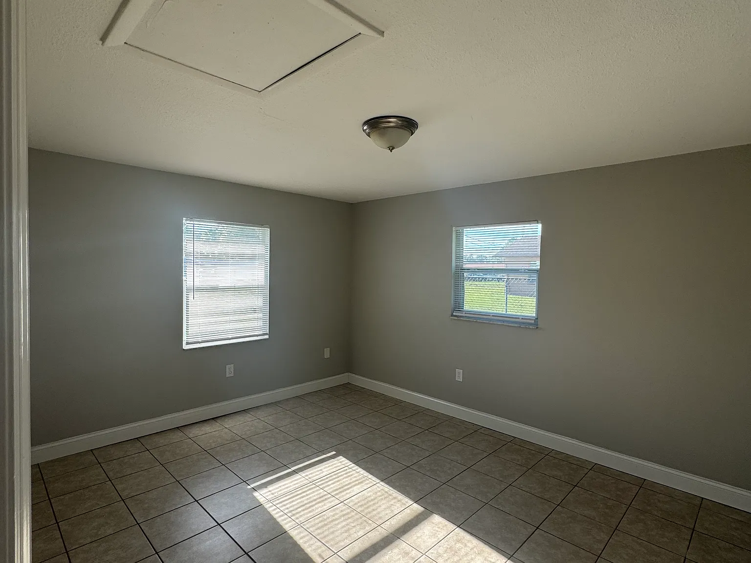 1 bed, 750 sqft, $995 — Photo 3