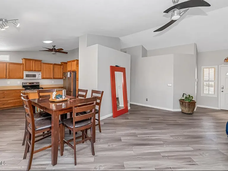 16224 S 40th Pl — Photo 11