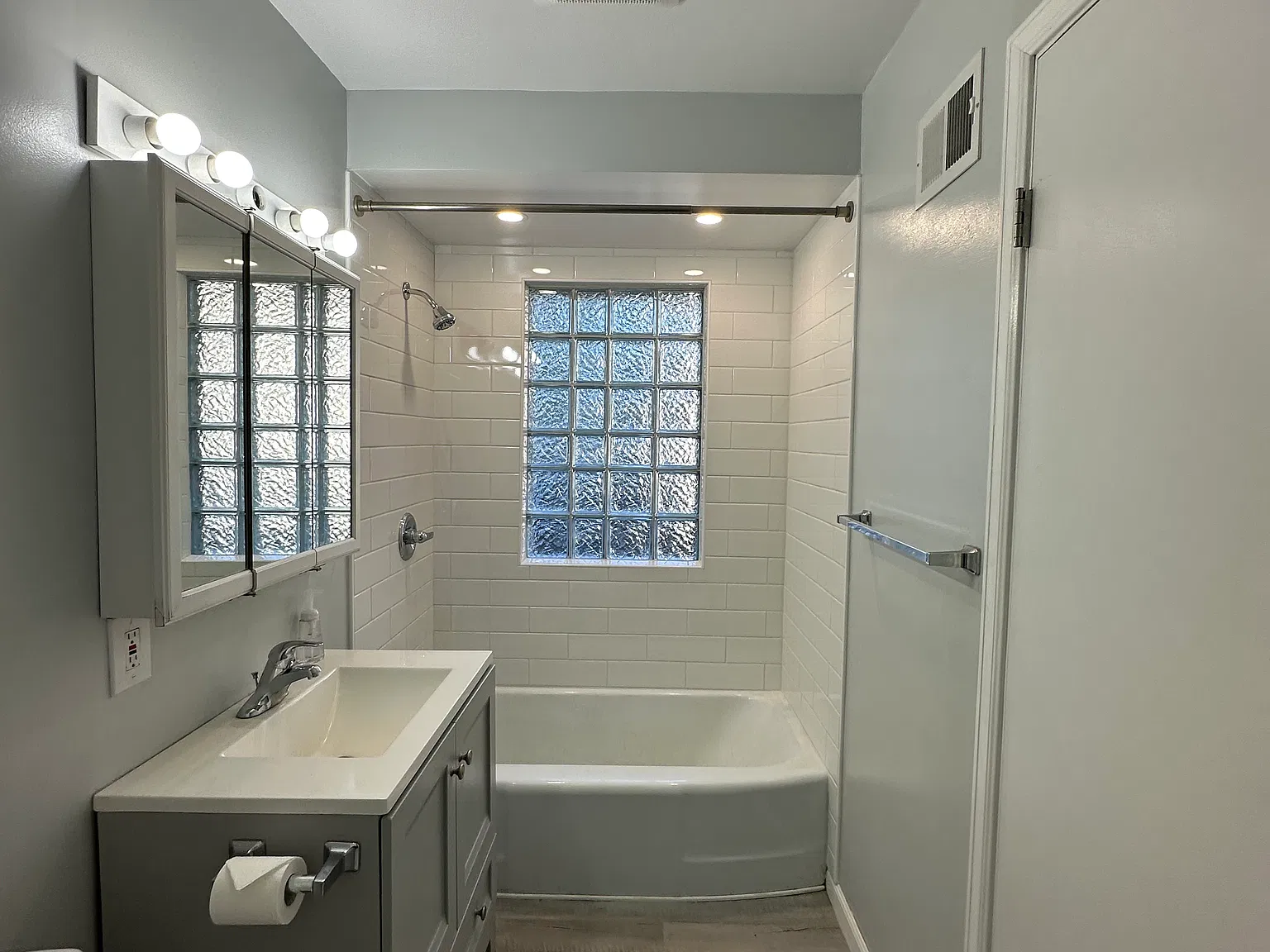 3 bed, 962 sqft, $1,500 — Photo 4