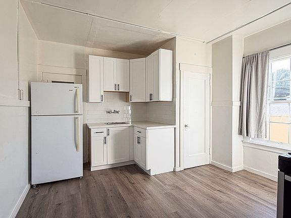 2nd image of 2140 S El Camino Real #2