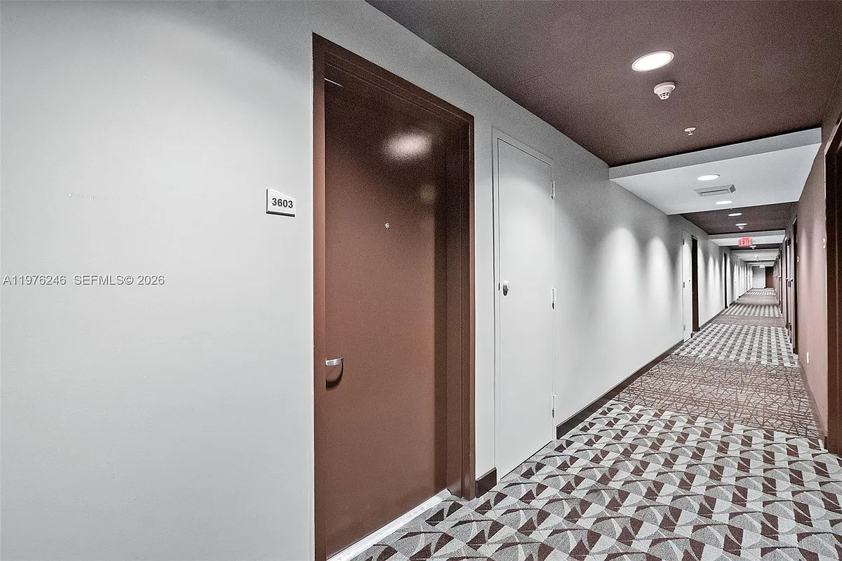 Building Photo - 60 SW 13th St #3603