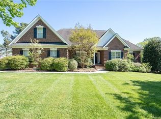 136 Eaglecrest Dr, Matthews, NC 28104