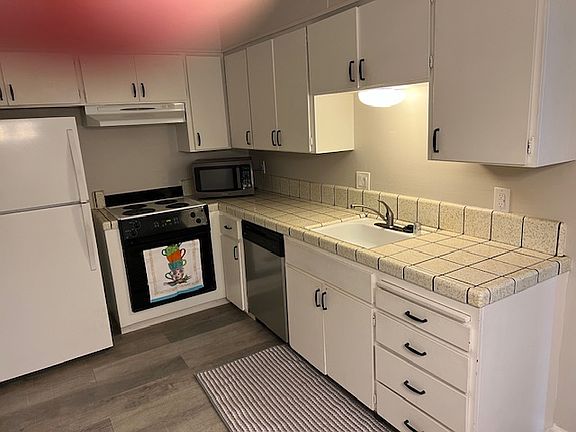 2nd image of 661 Chemeketa Dr #B
