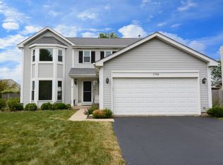 1788 Deerhaven Dr, Crystal Lake, IL 60014