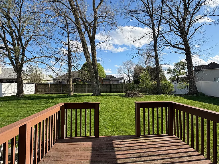 6387 Amanda Dr — Photo 18
