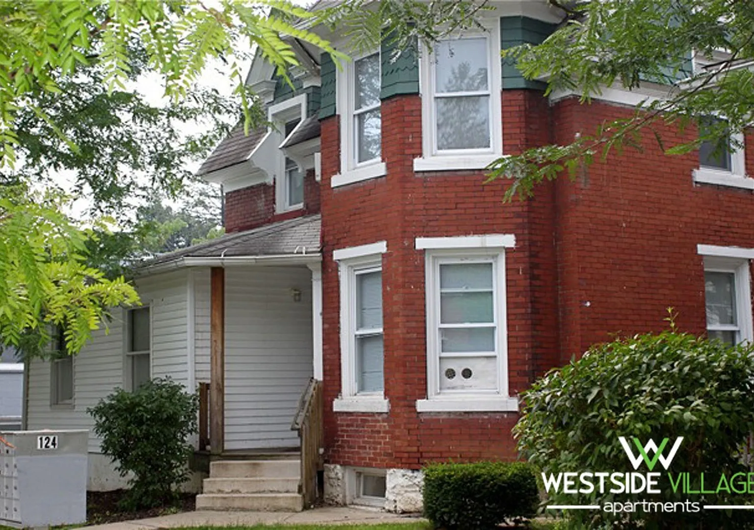 122 N. Gill St. — Photo 1