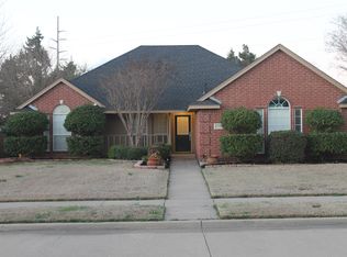 6009 Peach Tree Dr, Midlothian, TX 76065