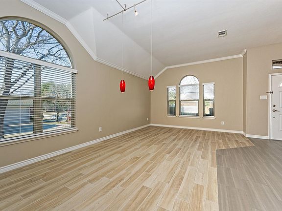 2nd image of 3704 Lighthouse Dr