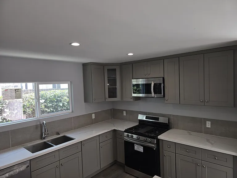 235 E 87th Pl #1/2 — Photo 4