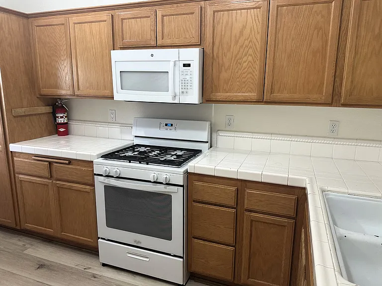 609 Central Ave #1 — Photo 5